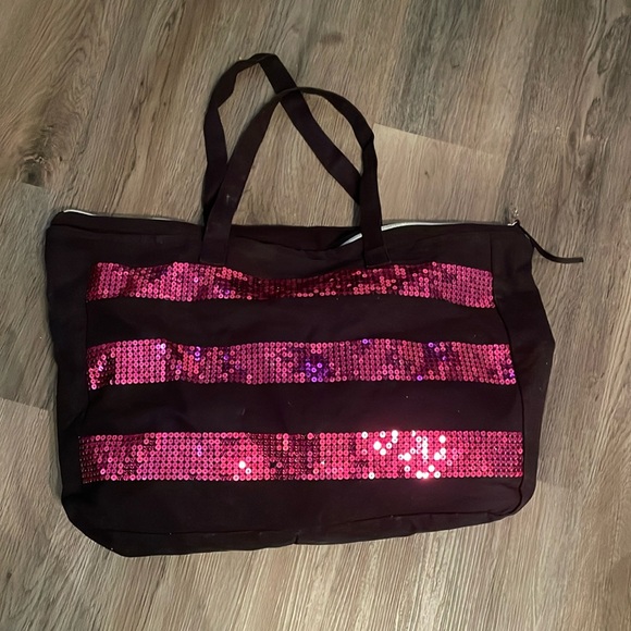 VICTORIA ’S SECRET BLACK/FUSHIA PINK SEQUIN DUFFLE BAG/TOTE - Picture 2 of 3